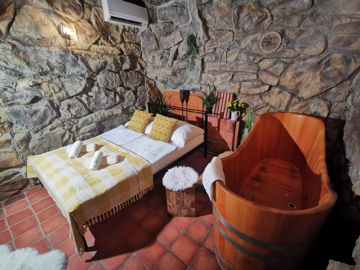 Hotel U Cisare Iii. Melnik Exterior photo