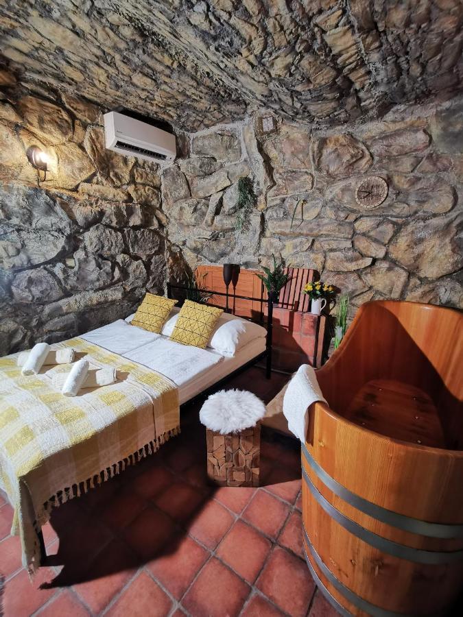 Hotel U Cisare Iii. Melnik Exterior photo