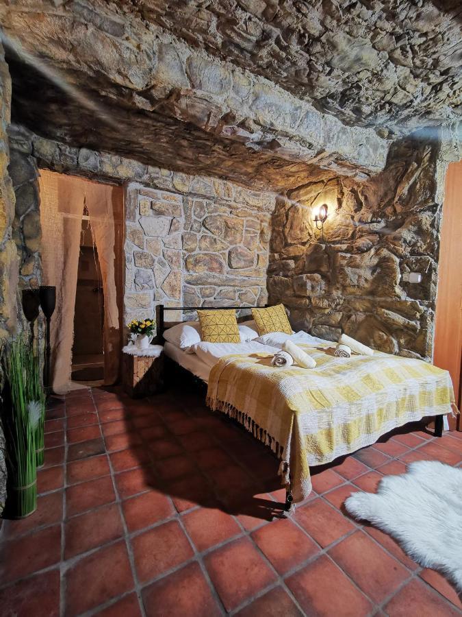 Hotel U Cisare Iii. Melnik Exterior photo